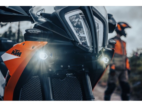 pho_pp_mon_480723_a61014938044_auxiliary_headlight_kit_mounted__sall__awsg__v1