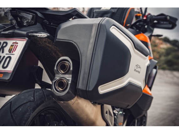 pho_pp_mon_61912932044_touring_case_set_detail__sall__awsg__v1
