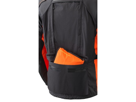 pho_pw_det_355353_3pw21000610x_terra_adventure_jacket__detail_waterproof_tasche__sall__awsg__v1