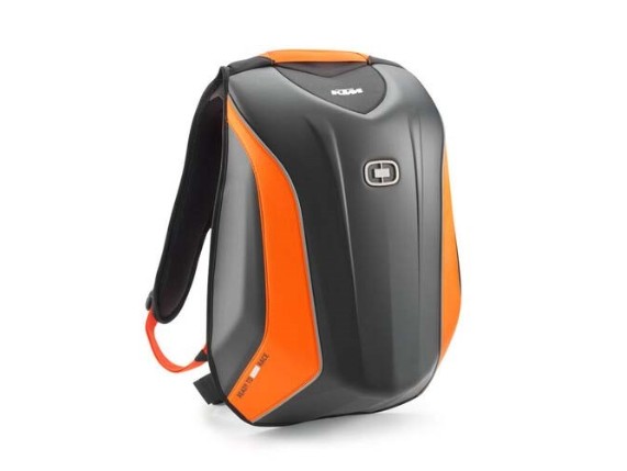 pho_pw_pers_vs_549021_3pw240030700_pure_no_drag_backpack_front_casual___accessories__sall__awsg__v2