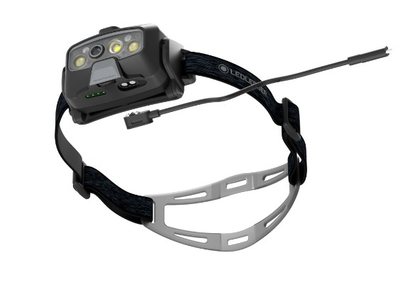 HF8R_CORE_BLACK_502801_extra_magnetic_charging_and_battery_indicator-min