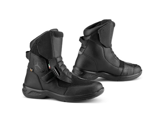 falco_stiefel_land_2