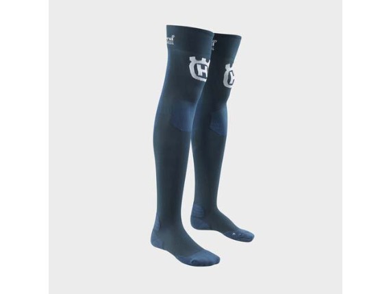 pho_hs_pers_vs_139190_3hs24001860x_knee_brace_socks_front__sall__awsg__v1