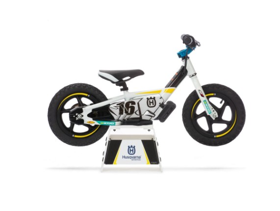 pho_hs_pers_vs_97693_3hs220052500_husqvarna_replica_12edrive_my22__sall__awsg__v1