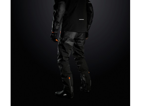 pho_pw_hero_253033_3pw191210x_adv_s_pants_hero__sall__awsg__v1