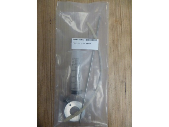 LA 970 38 12, Gabelölmessinstrument mit Spritze
