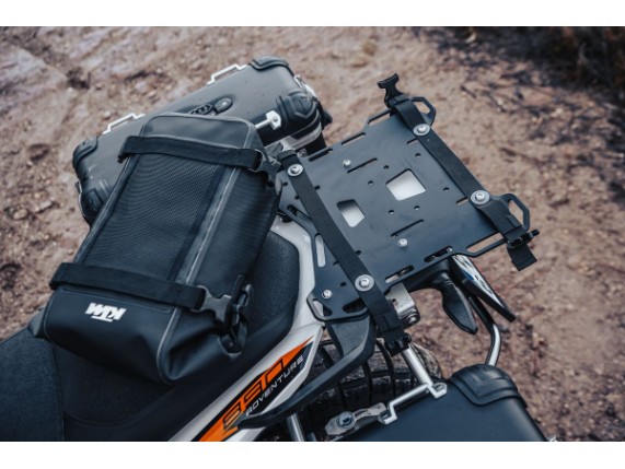 pho_pp_mon_480728_61912928000_luggage_bag_mounted__sall__awsg__v1