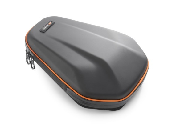pho_pp_mon_530462_a60712973000_pillion_seat_bag_studio_pictures_street__sall__awsg__v1