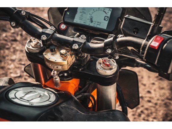 pho_pp_mon_58512050100_factory_racing_steering_damper_detail__sall__awsg__v1