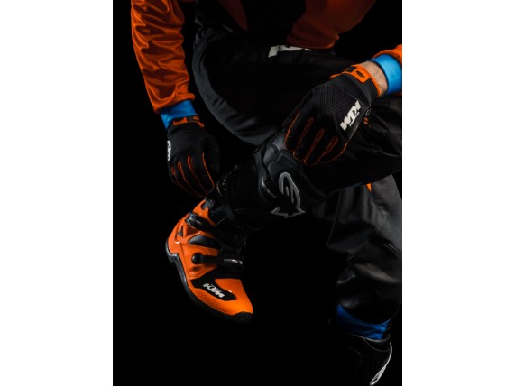 pho_pw_hero_3pw192010x_tech_7_mx_boots_hero_1__sall__awsg__v1