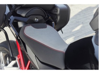 Fahrersitz grau/schwarz Honda CB750 Hornet 2023-