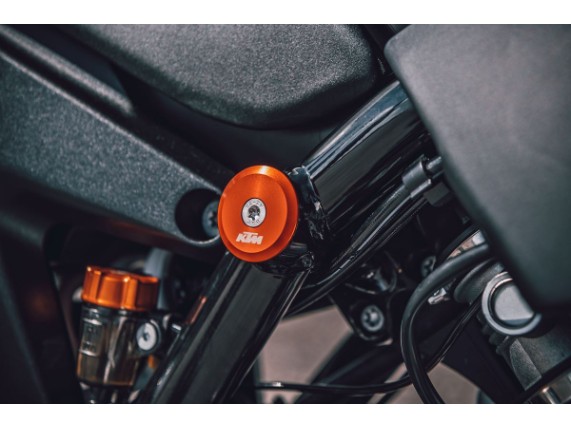 pho_pp_mon_6360398804404a_plug_detail__sall__awsg__v1