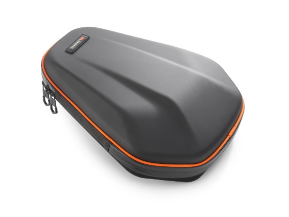 pho_pp_nmon_a60712973000_pillion_seat_bag_studio_pictures_street__sall__awsg__v1