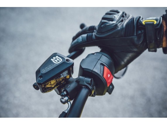 pho_hp_mon_169564_technical_accessories_street_2025__sall__awsg__v1