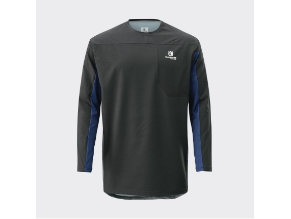 pho_hs_pers_vs_118514_3hs23001020x_gotland_shirt_black_front__sall__awsg__v1