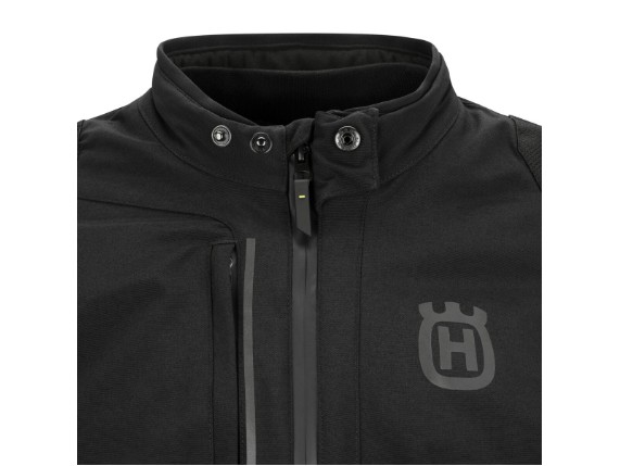 pho_hs_pers_vs_168114_3hs25000310x_hastighet_k_hydratech_jacket___sall__awsg__v1