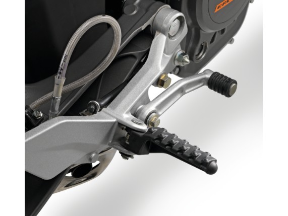 pho_pp_mon_9010394004433s_racingfootpegs__sall__awsg__v1