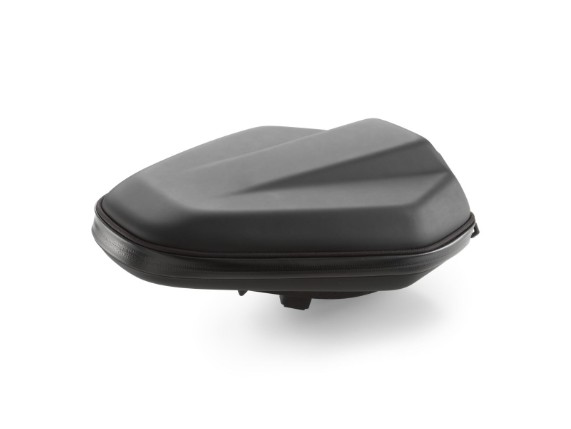 pho_pp_nmon_626275_a67412973000_pillion_seat_bag_studio_pictures_street__sall__awsg__v1