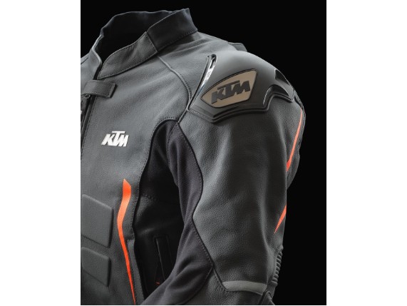pho_pw_det_361590_3pw21000590x_rsx_2_pcs_suit_hl_detail2__sall__awsg__v1