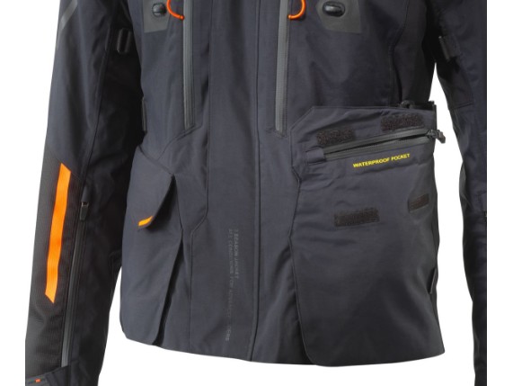 pho_pw_det_403238_3pw22000220x_adv_s_v2_wp_jacket_details_taschen__sall__awsg__v1