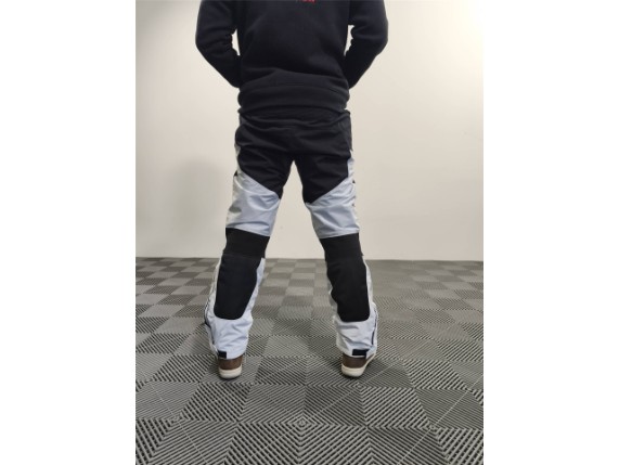 c8ebe79cf181430593d8ed5d0df2a400