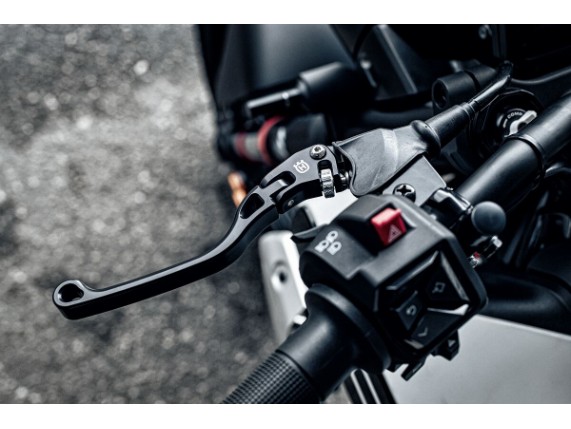 pho_hp_mon_144599_technical_accessories_street_2024__sall__awsg__v1