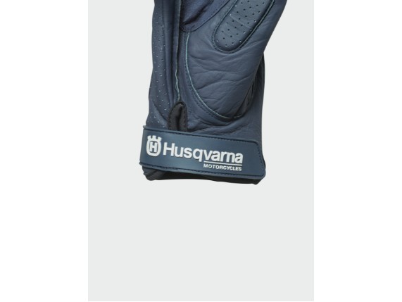 pho_hs_closeup_45500_3hs181710x_horizon_gloves_close_up__sall__awsg__v1