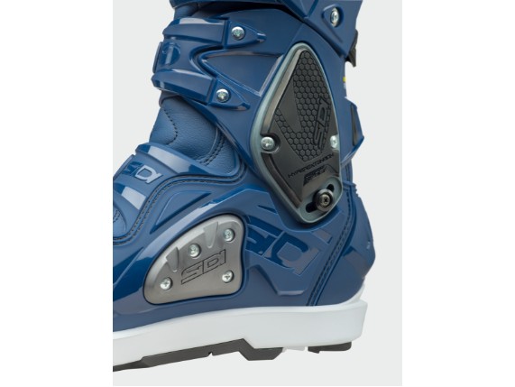 pho_hs_closeup_45529_3hs193010x_crossfire_3srs_boots_close_up__sall__awsg__v1