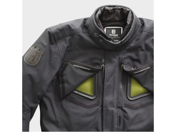 pho_hs_closeup_62380_3hs20003070x_pursuit_gtx_jacket_airflow_front__sall__awsg__v1