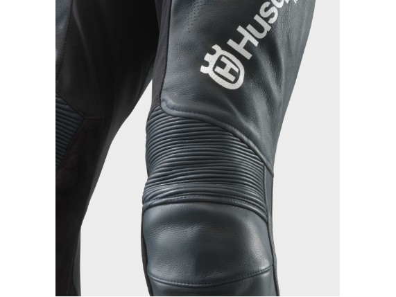 pho_hs_highlight_93988_3hs22001380x_horizon_suit_details_04__sall__awsg__v1