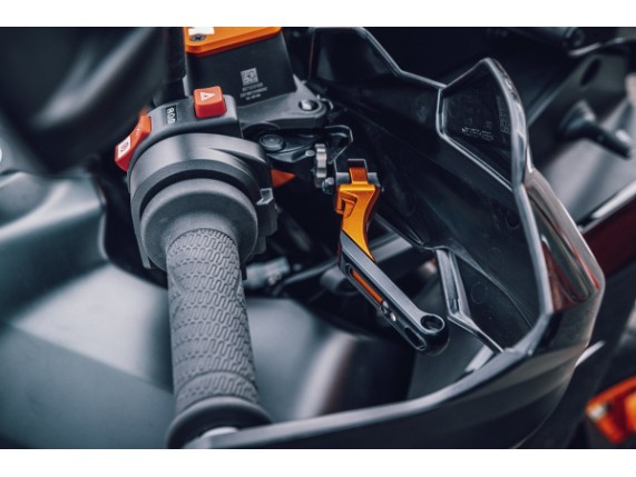 pho_pp_nmon_509879_my23_ktm_890_smt_details___parts_details_parts_04_studio__sall__awsg__v1