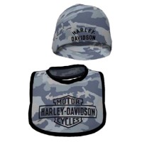 Harley-Davidson® Baby Jungen Set mit bedrucktem Camouflage-Lätzchen und Mütze – Blaugrau