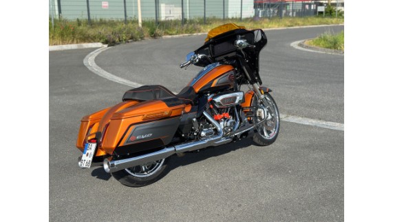Harley-Davidson FLHXSE Street Glide CVO, 0008415