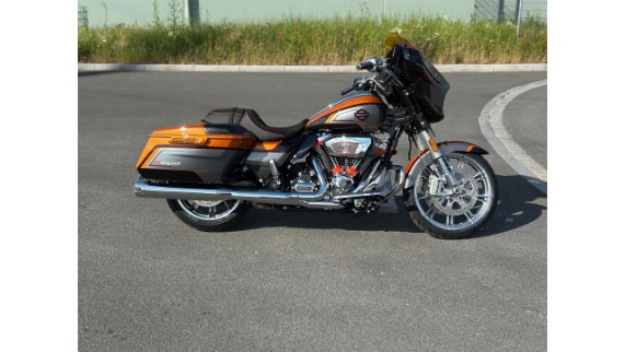 Harley-Davidson FLHXSE Street Glide CVO, 0008415