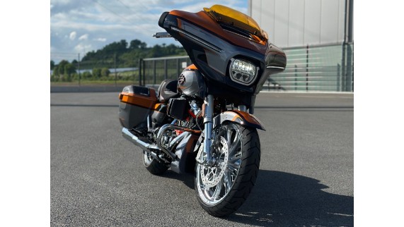 Harley-Davidson FLHXSE Street Glide CVO, 0008415
