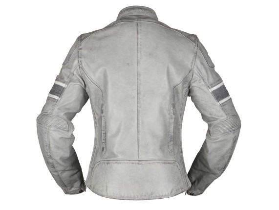 010910_ionalady_141h_ID_13207