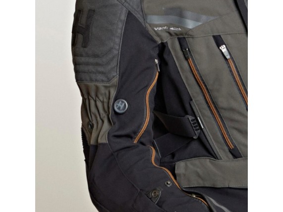 710-21060207_Mora_black_green_05