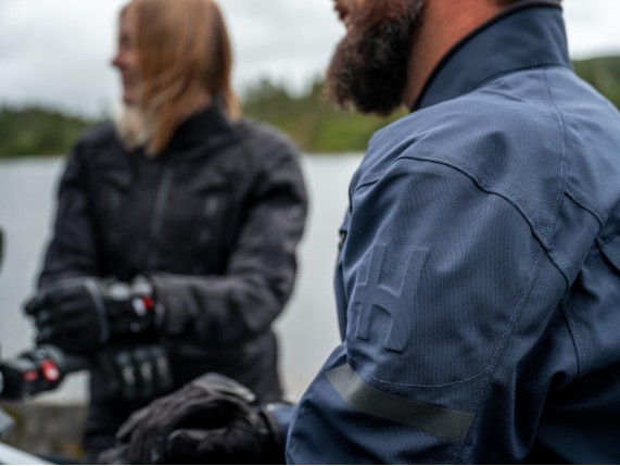 GRUVEN_710-23060150_blue_04