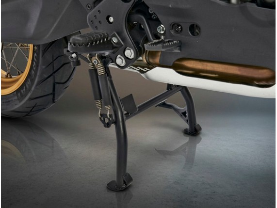 CFMOTO 800MT Hauptständer montiert | stabiler Stand bei Wartung und Abstellen