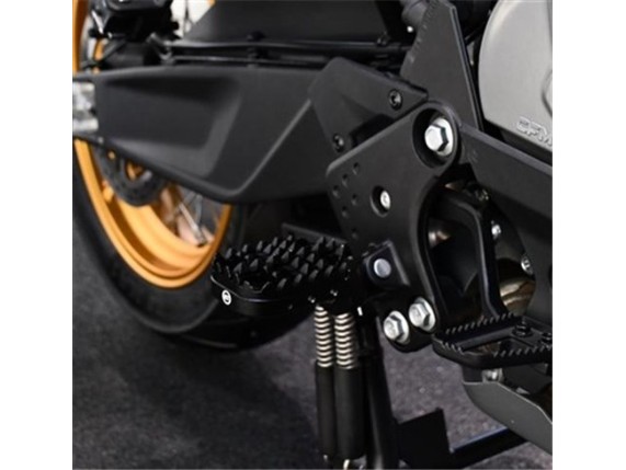 CFMOTO Offroad-Fußraste Detailansicht | ausgeprägtes Profil für sicheren Stand