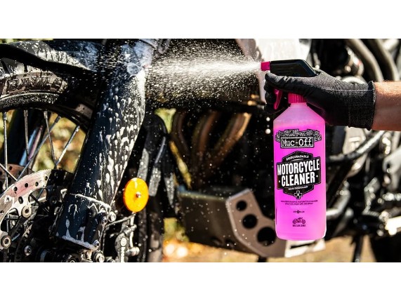 02-Motorycycle-Cleaner-PDP-Highlight_21bffd5e-b03f-4630-8521-35bd94222ffa_950x_crop_center