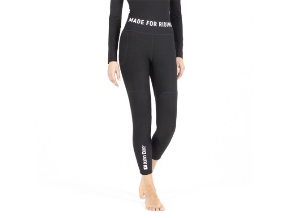 05_JBPW1001_XTM_AA_Baselayer_Pant_Women_OnModel_249A7980