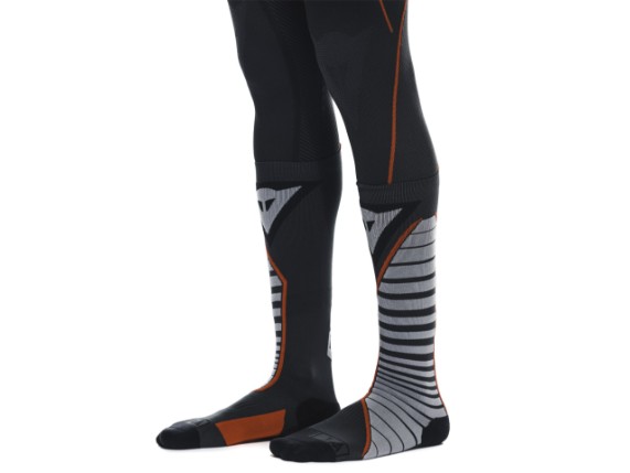 1996273_606_Dainese_Thermo_Long_Socks_black_red_boerjes_Socken_4