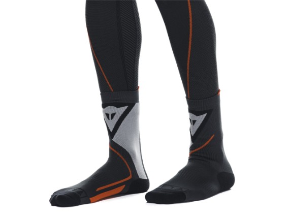 1996274_606_Dainese_Thermo_Mid_Socks_black_red_boerjes_Socken_3