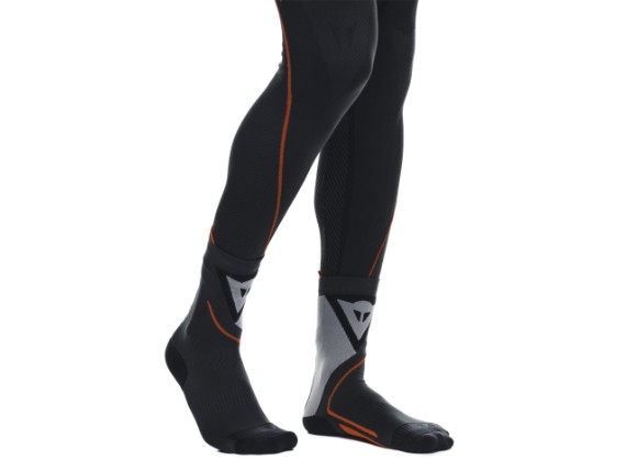 1996274_606_Dainese_Thermo_Mid_Socks_black_red_boerjes_Socken_5