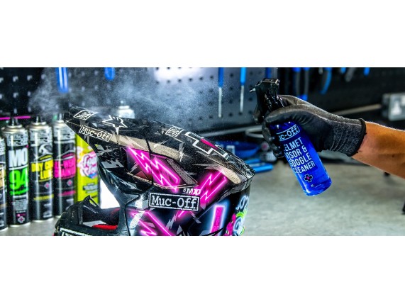 202_HELMET_VISOR___GOGGLE_CLEANING_KIT_Product_outside_-box_5037835202007_muc_Off_5