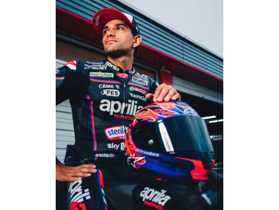 2025_Jorge_Martin_FLYTE_Image_Banners_1440 x 1800_Jorge_Martin_Flyte_LE Helmet_1