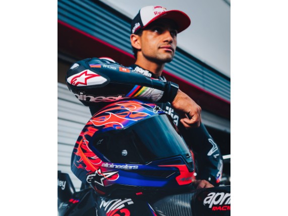 2025_Jorge_Martin_FLYTE_Image_Banners_1440 x 1800_Jorge_Martin_Flyte_LE Helmet_2