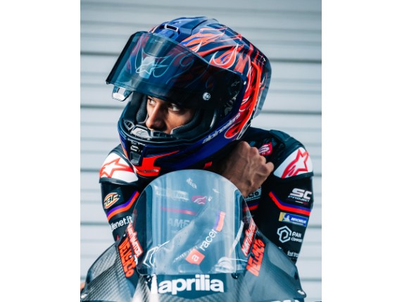 2025_Jorge_Martin_FLYTE_Image_Banners_1440 x 1800_Jorge_Martin_Flyte_LE Helmet_3