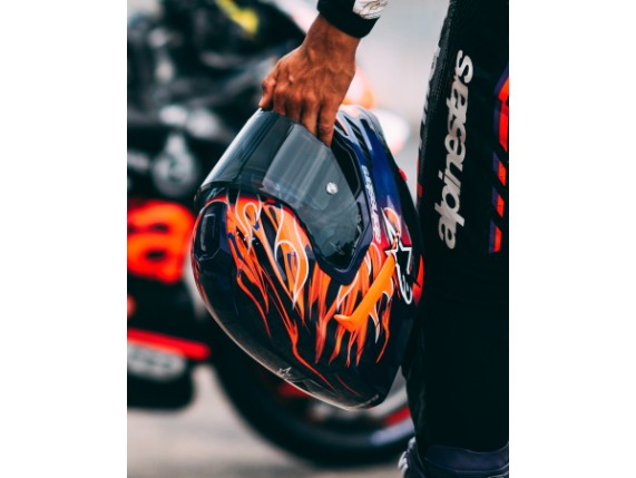2025_Jorge_Martin_FLYTE_Image_Banners_1440 x 1800_Jorge_Martin_Flyte_LE Helmet_7